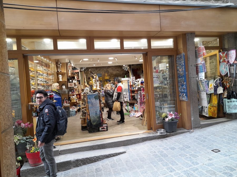 le-mont-saint-michel-commerce-boutique-le-Grand-Bazar-2